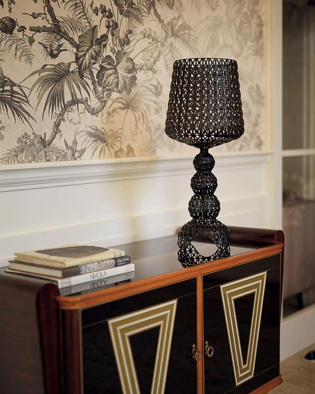Lilah Acrylic Luxury Table Lamp