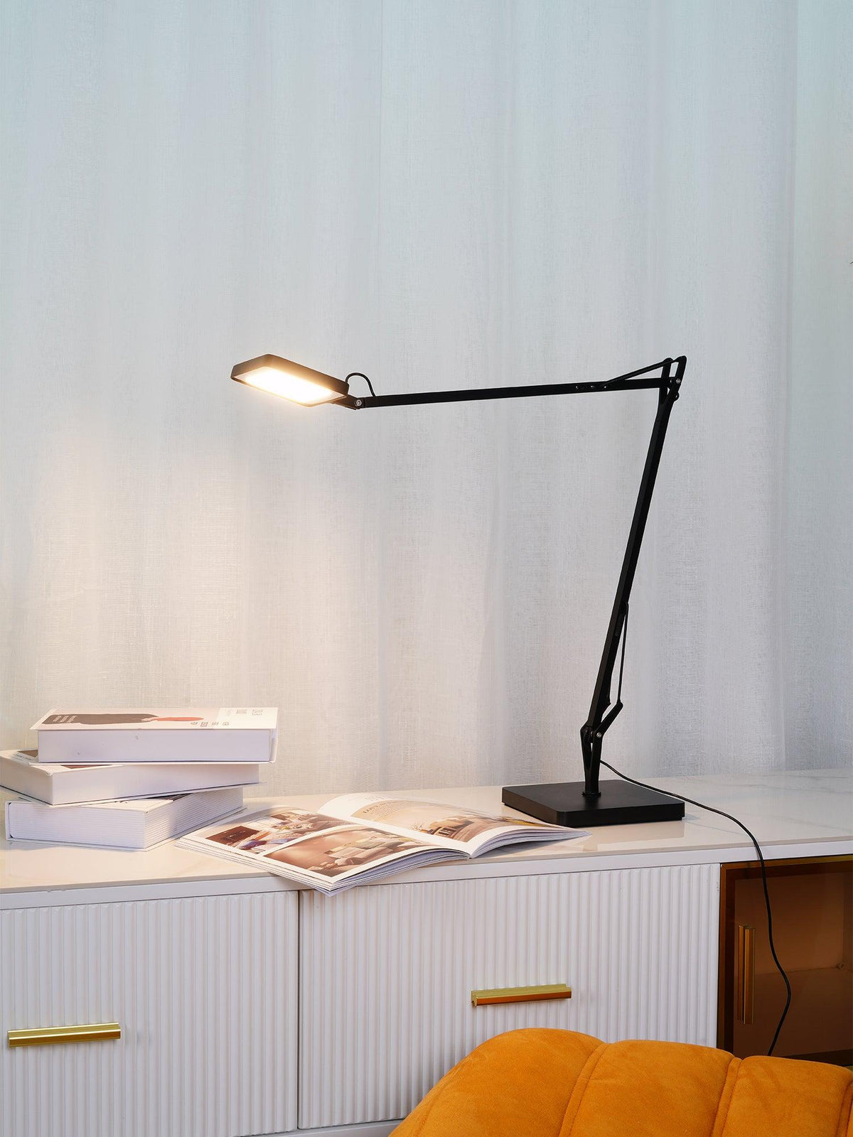 Tevenu Aluminum Industrial Table Lamp