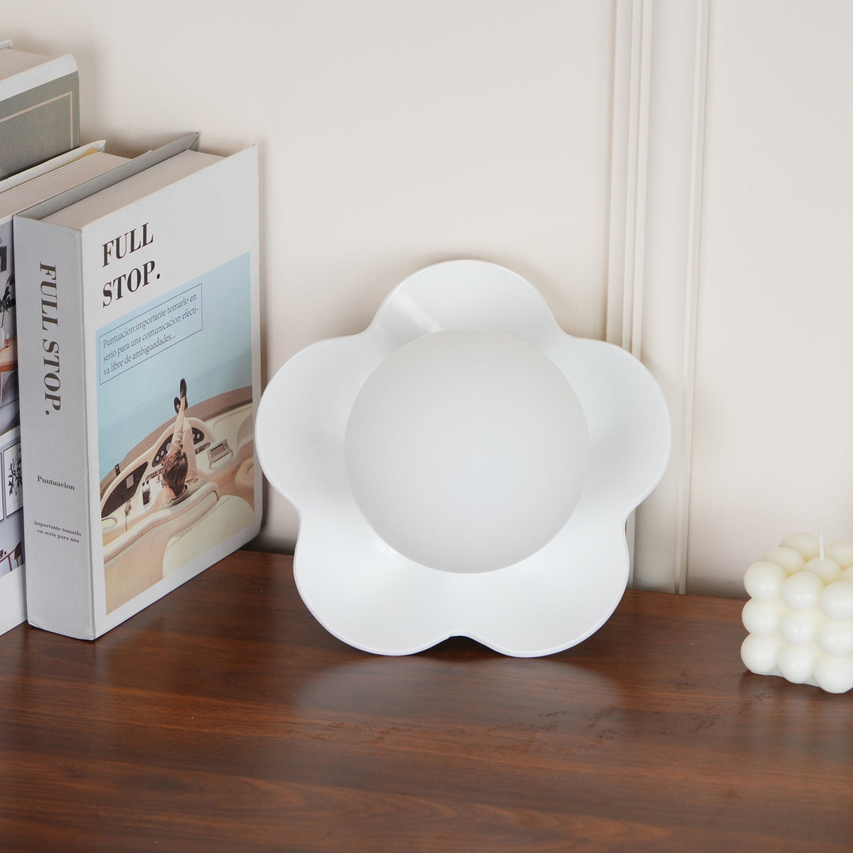 Arcore Resin Playful Wall Lamp