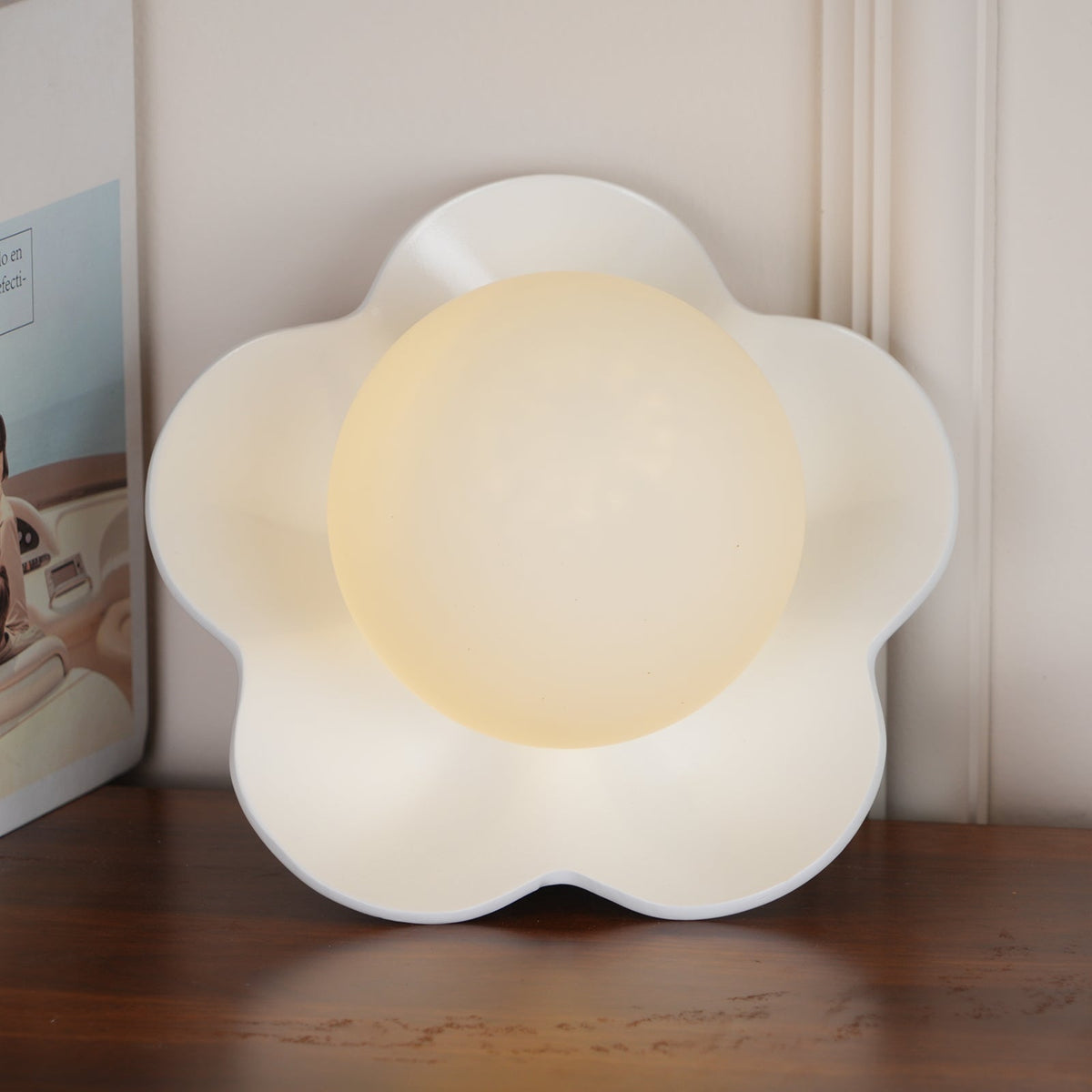 Arcore Resin Playful Wall Lamp