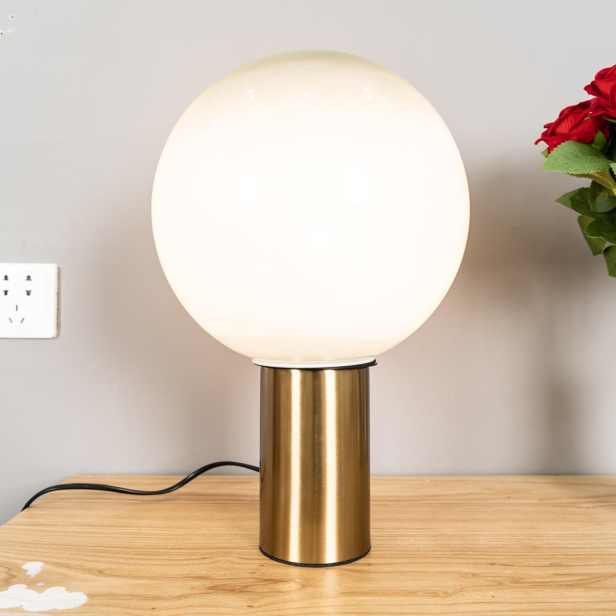 Insken Glass Classic Table Lamp