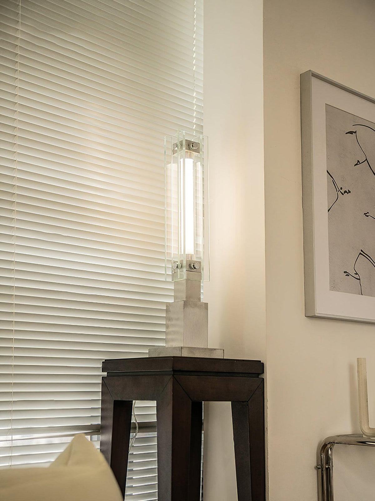 Uloril Modern Acrylic Table Lamp