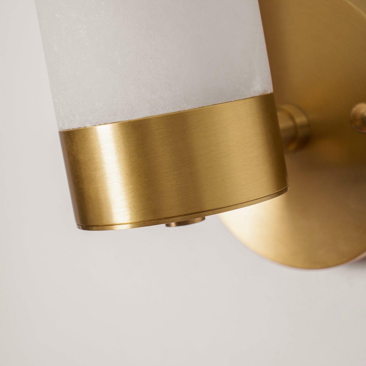 Olvynis Wall Lamp