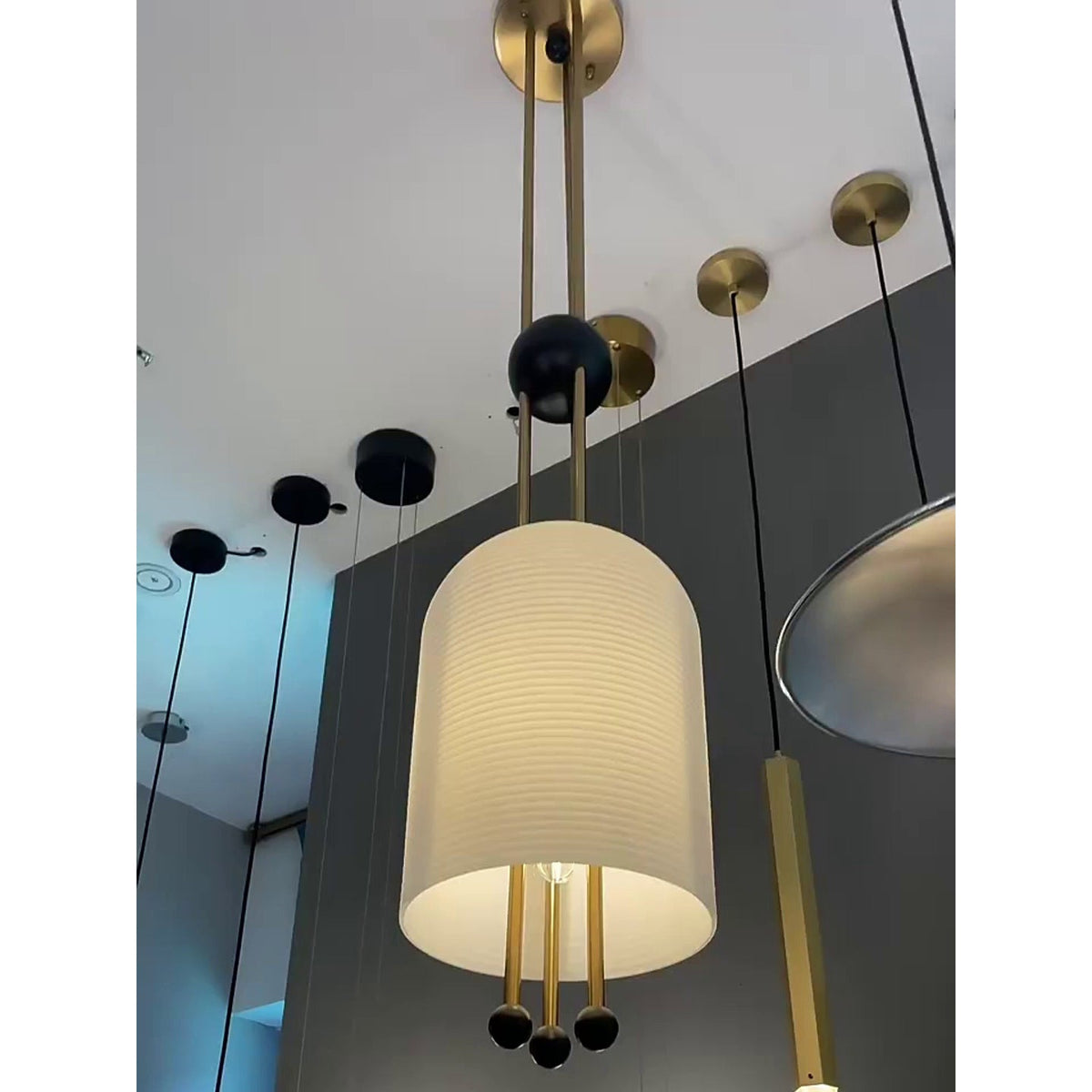 Ucaryra Pendant Lamp