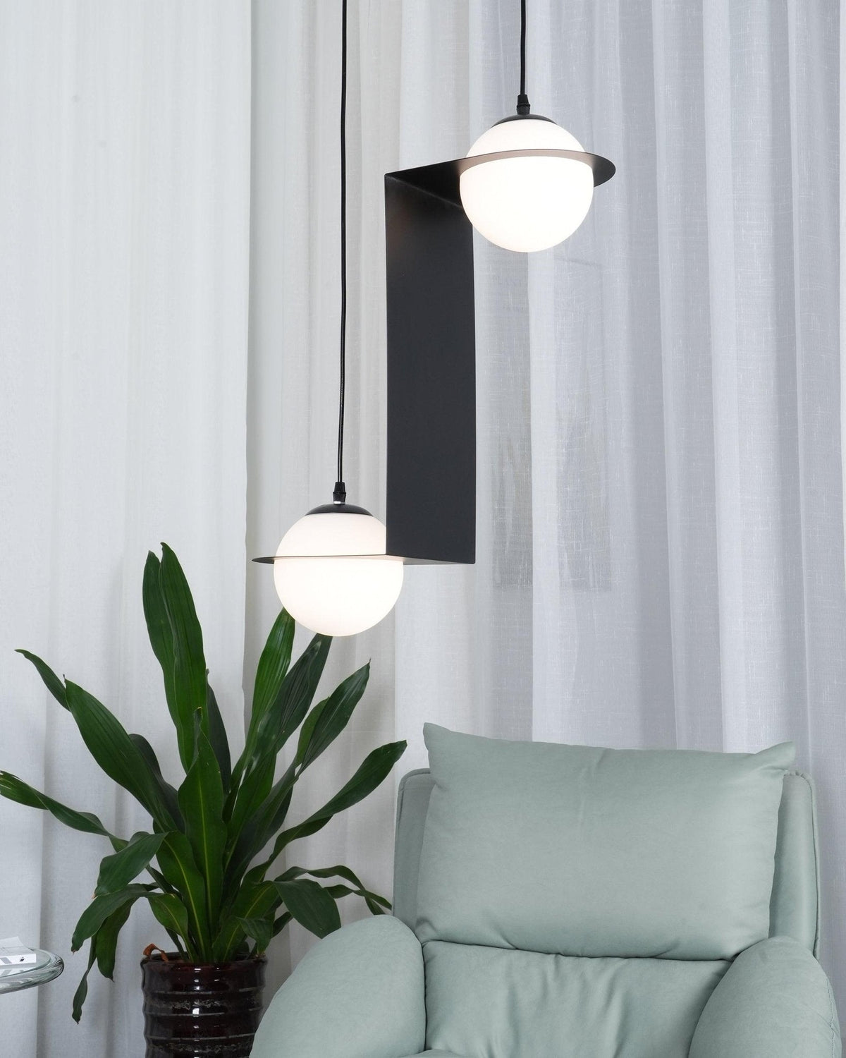 Mirere Black Contemporary Pendant Lamp