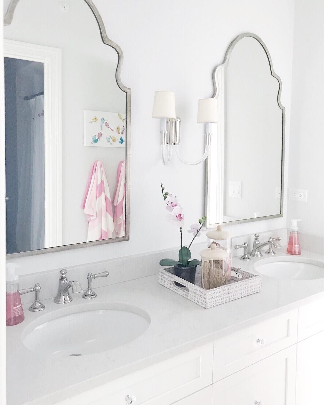 Etalarae Modern Minimalist Crystal Fabric Wall Lamp
