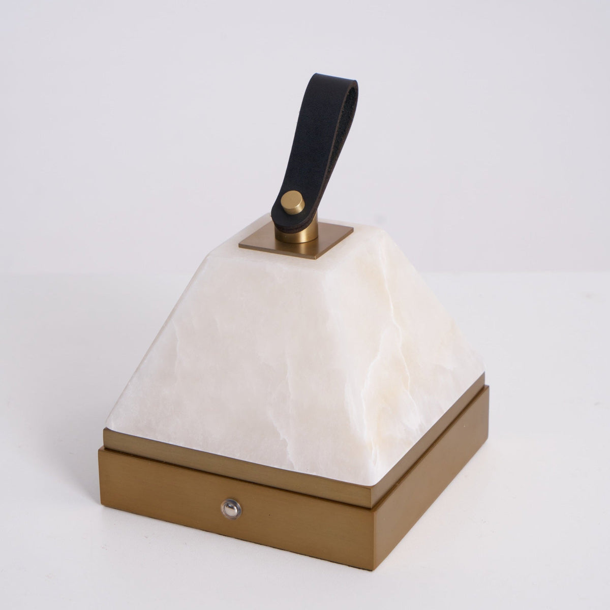 Pyramidale Alabaster Table Lamp with Leather Handle