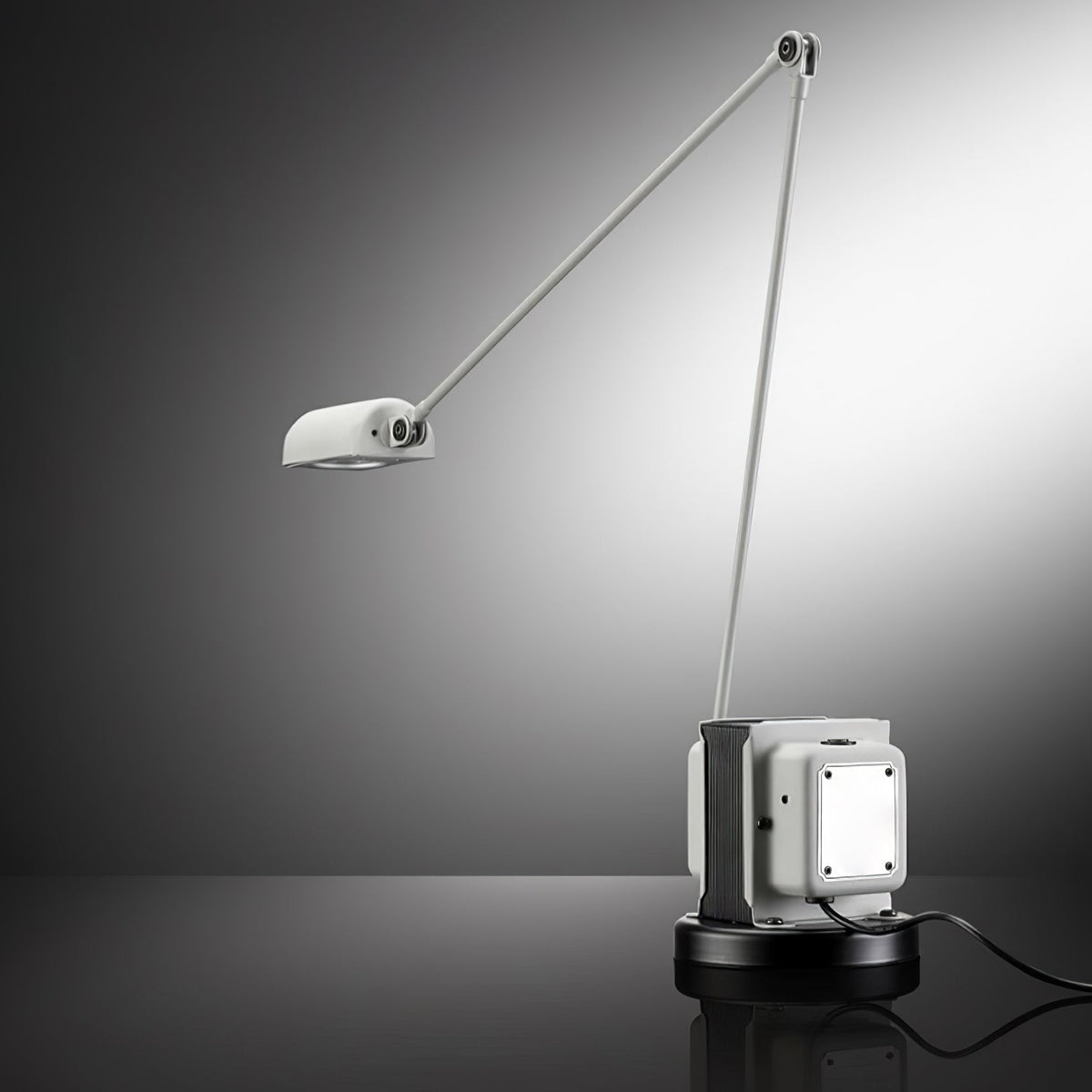 Orvyn Minimalist Table Lamp
