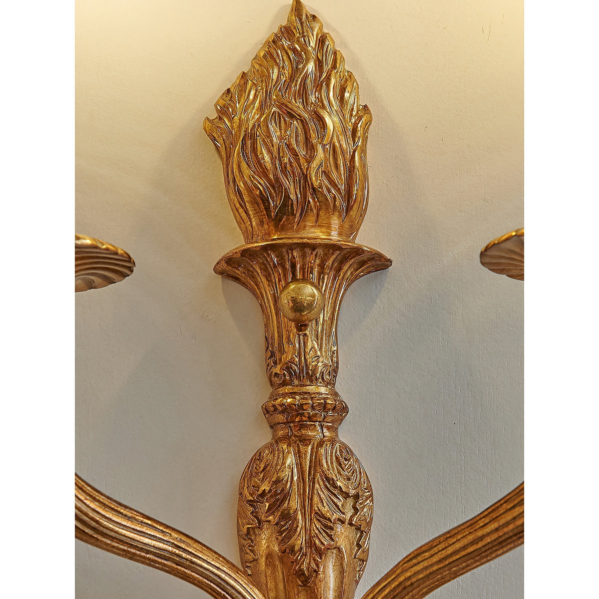 Selisaya Wall Lamp