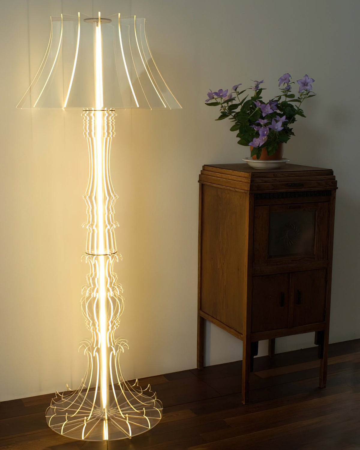 Elmariel Sculptural Acrylic Table Lamp