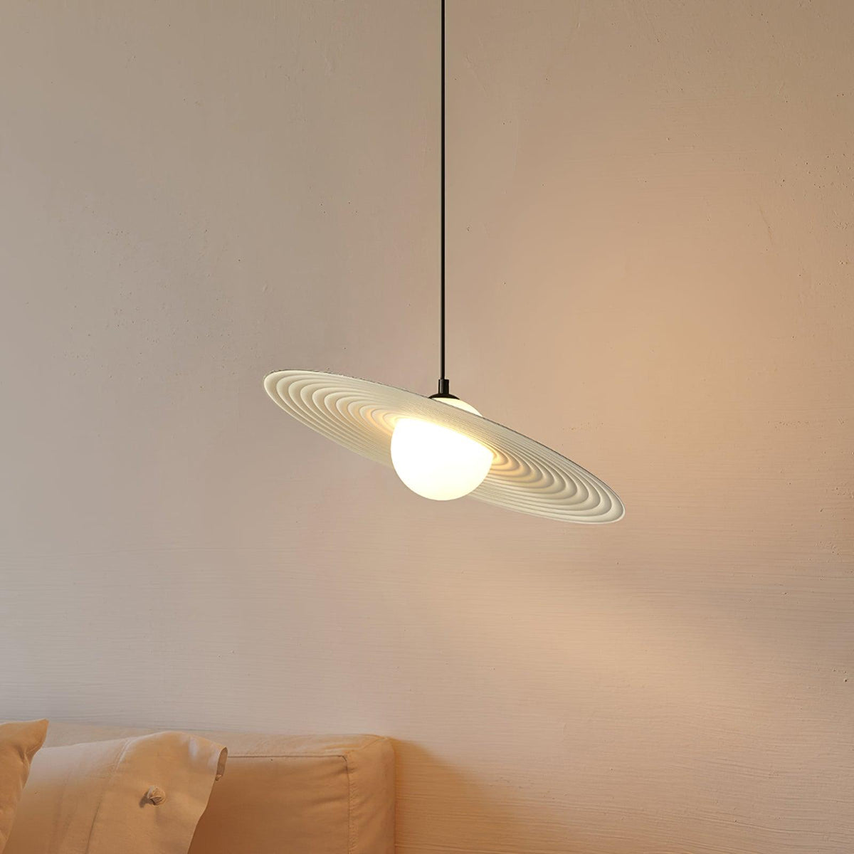 Viraalise Pendant Light PE LED Plate White and Black