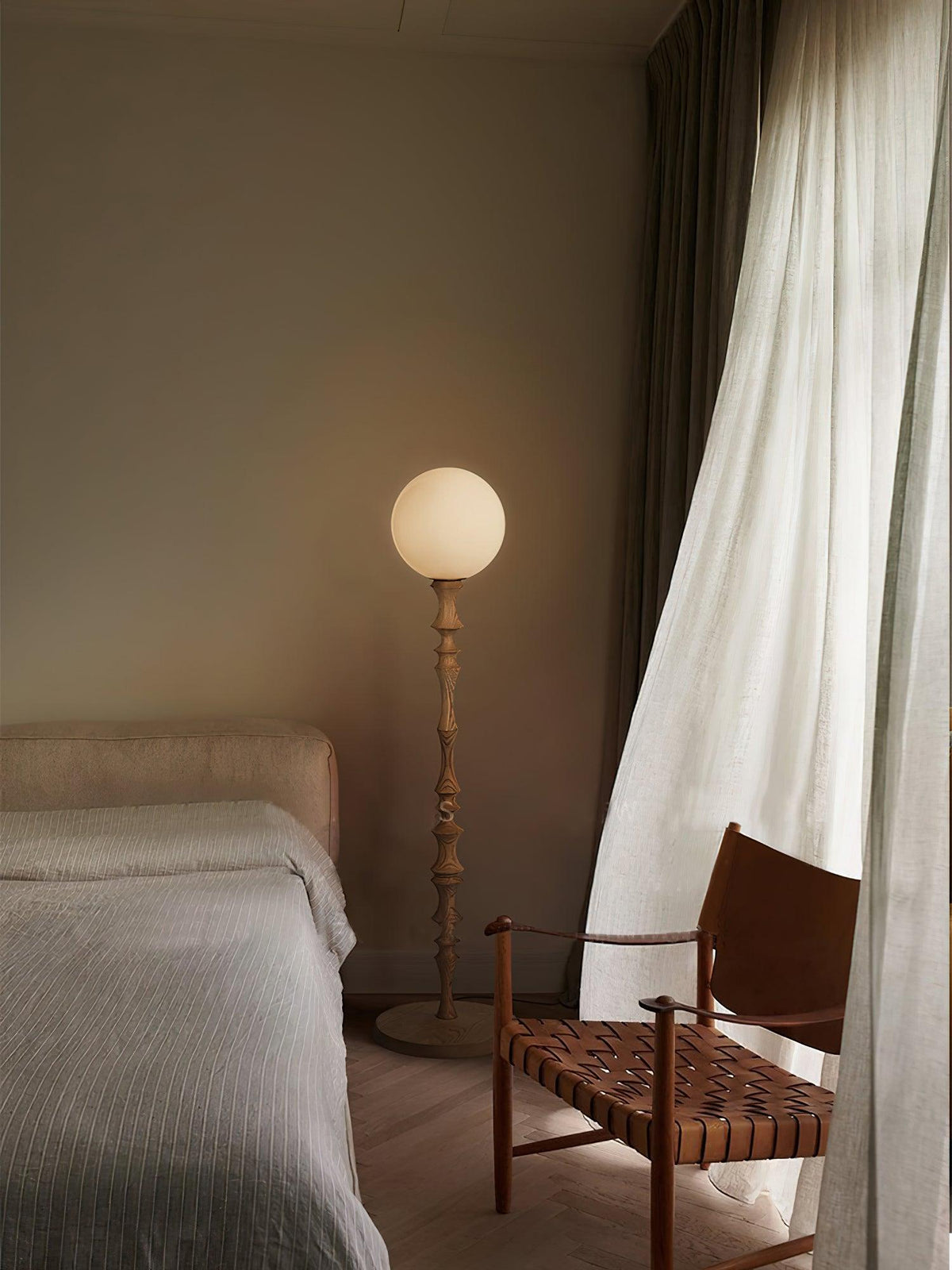 Vilten Elegant Wood Floor Lamp