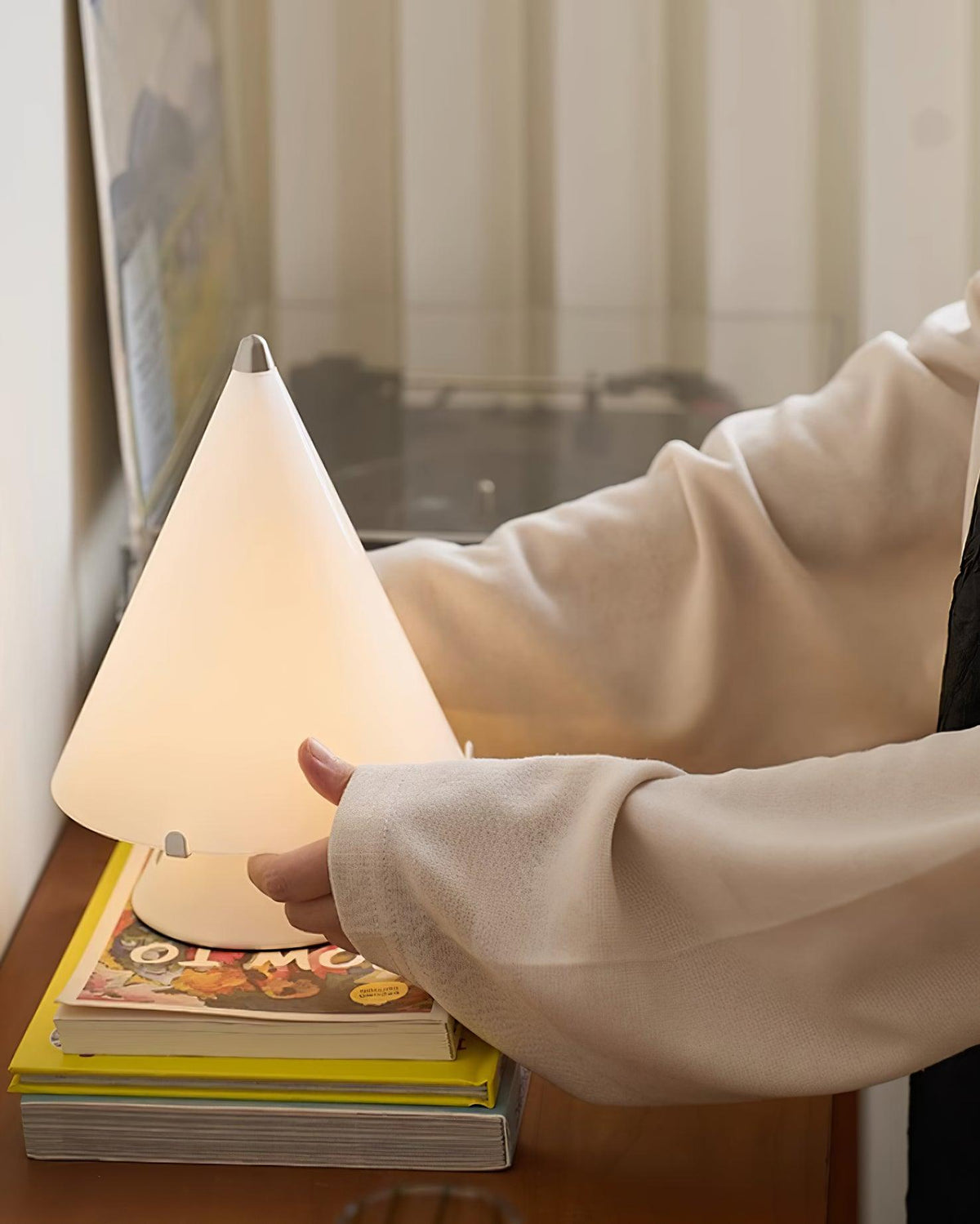 Lrtvin Minimalist Glass Table Lamp
