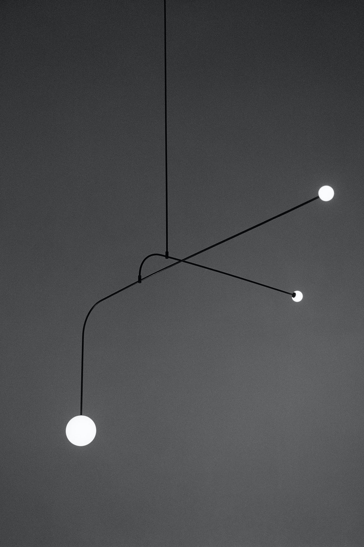 Viraiseon Chandelier Mobile Black Minimalist
