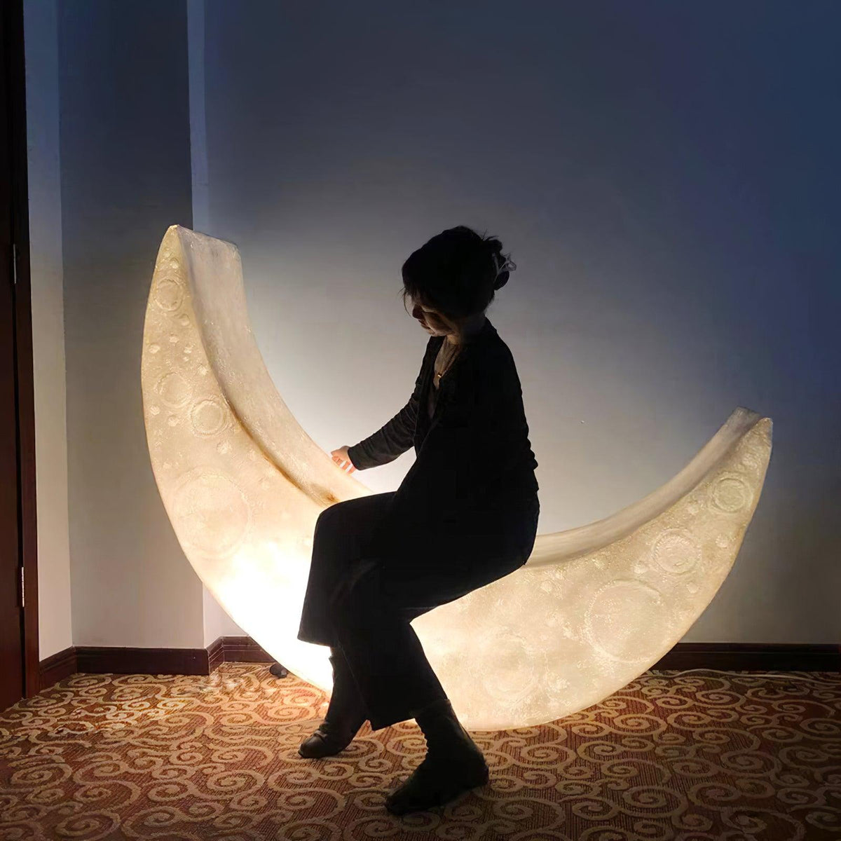 Zetheor Crescent Moon Resin Floor Lamp