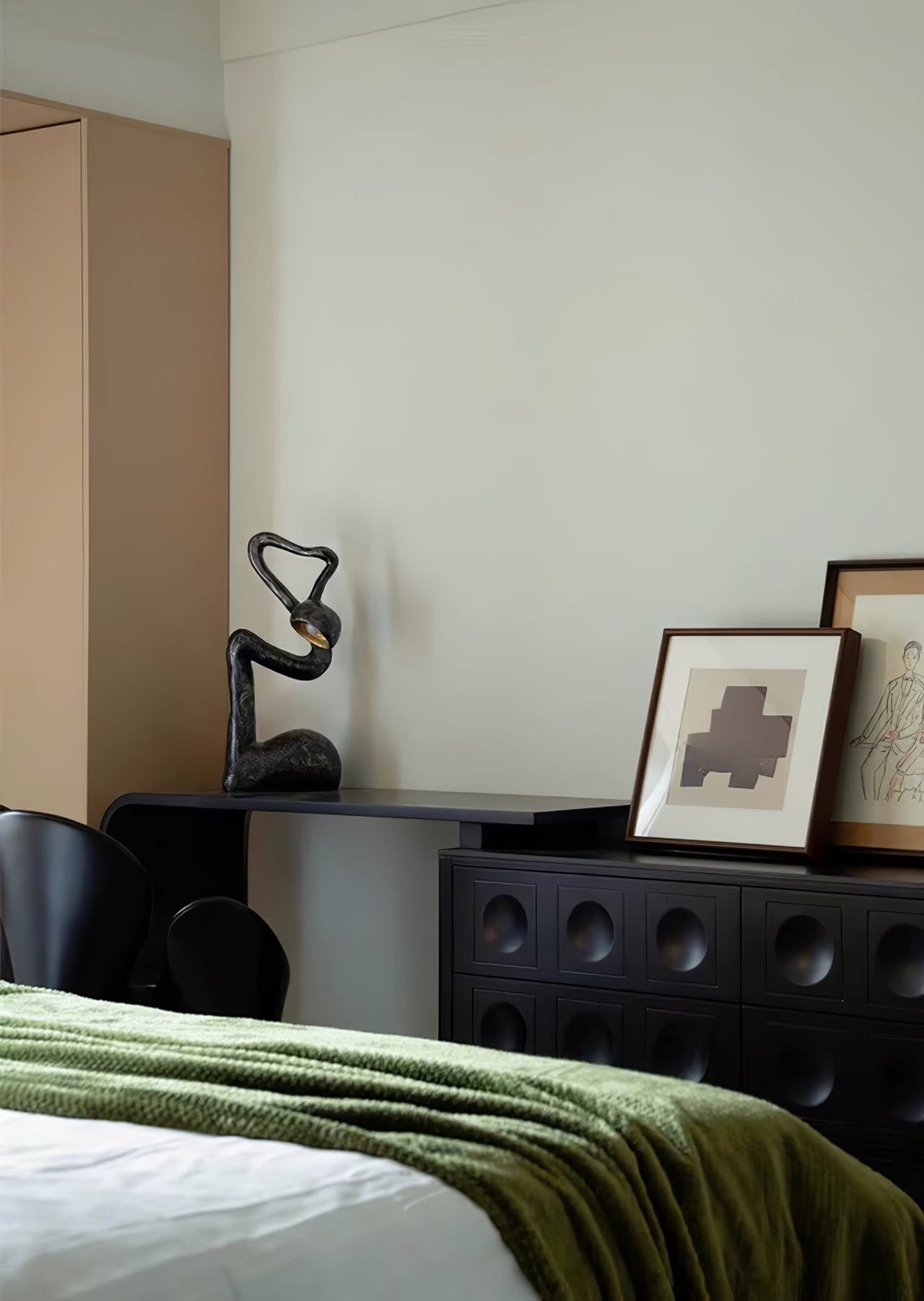 Twist Black Sculptural Table Lamp
