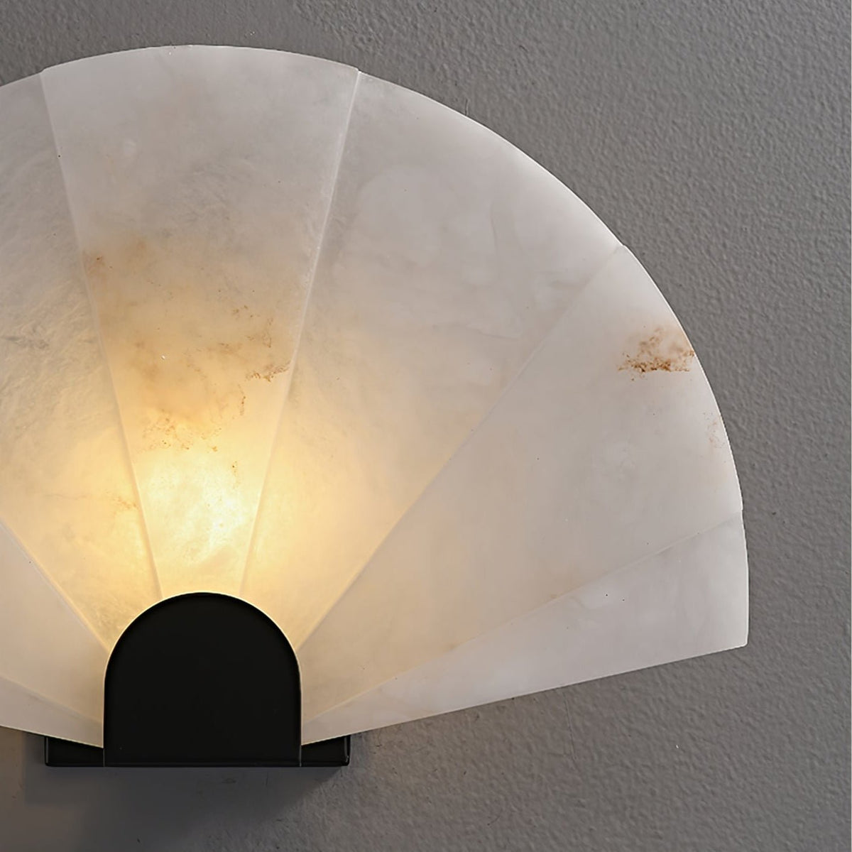Nivelella Minimalist Alabaster Wall Light