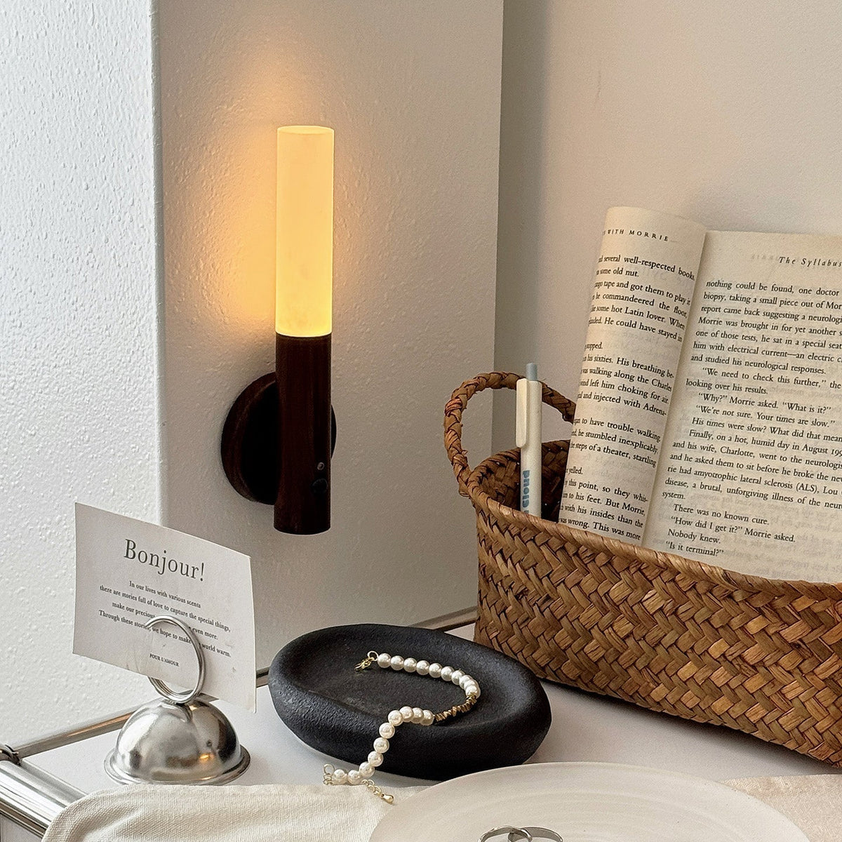 Hexl Magnet Rechargeable Wall Lamp