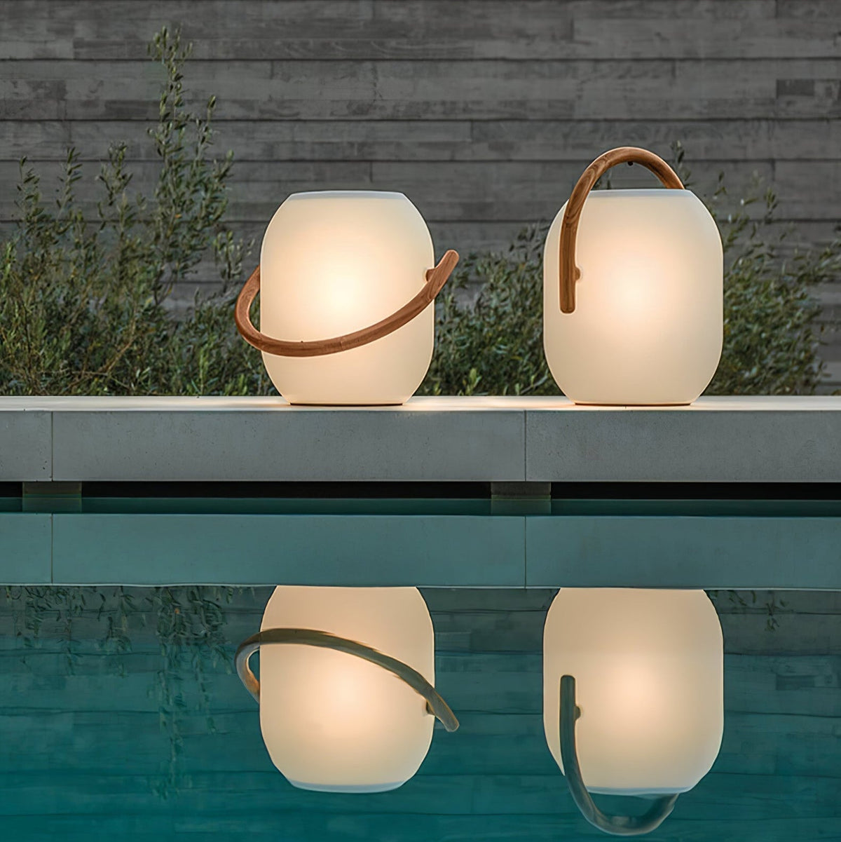Ivok Solar Outdoor Lantern Lamp