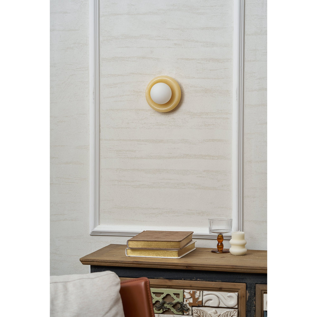 Pilen Onyx Indoor Wall Light