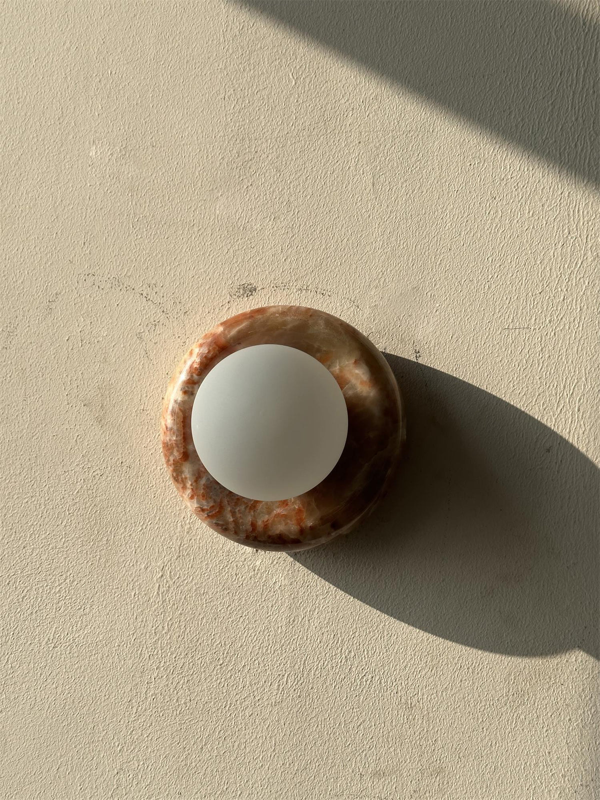 Pilen Onyx Indoor Wall Light