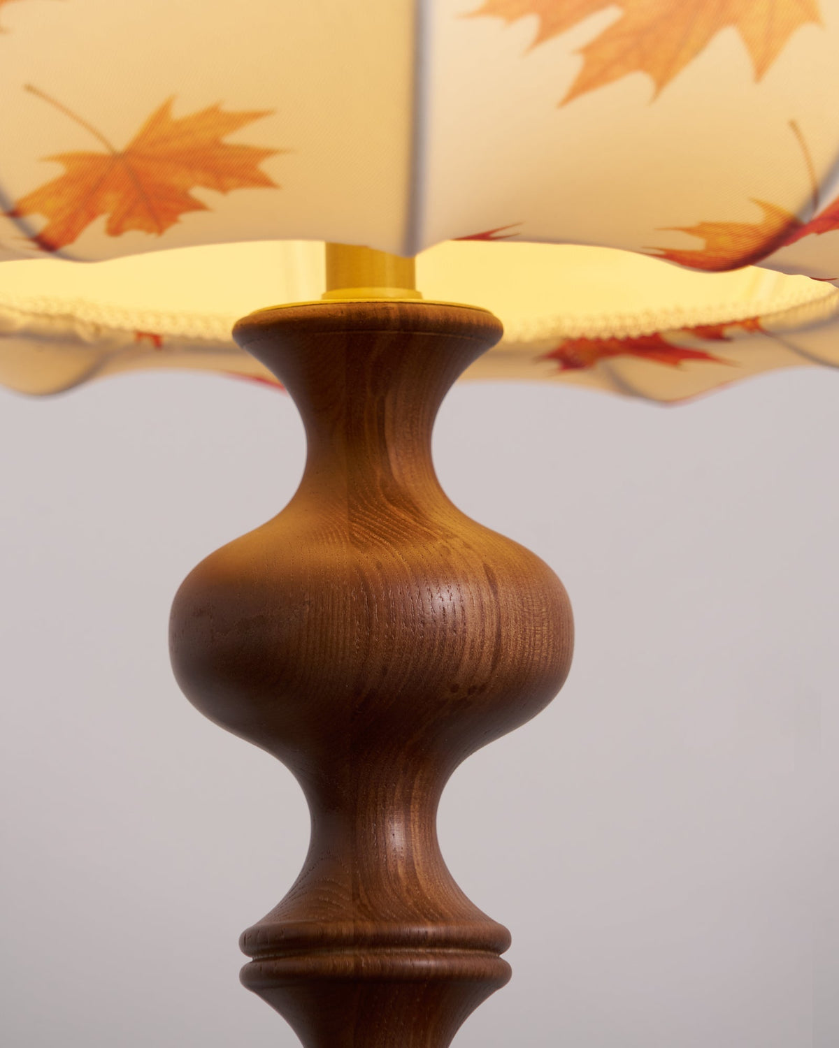Qrathen Wood Fabric Retro Floor Lamp