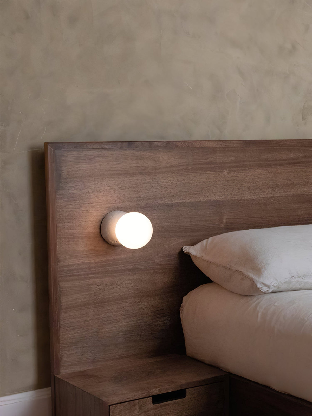 Eirinise Wall Lamp Concrete Opal Glass