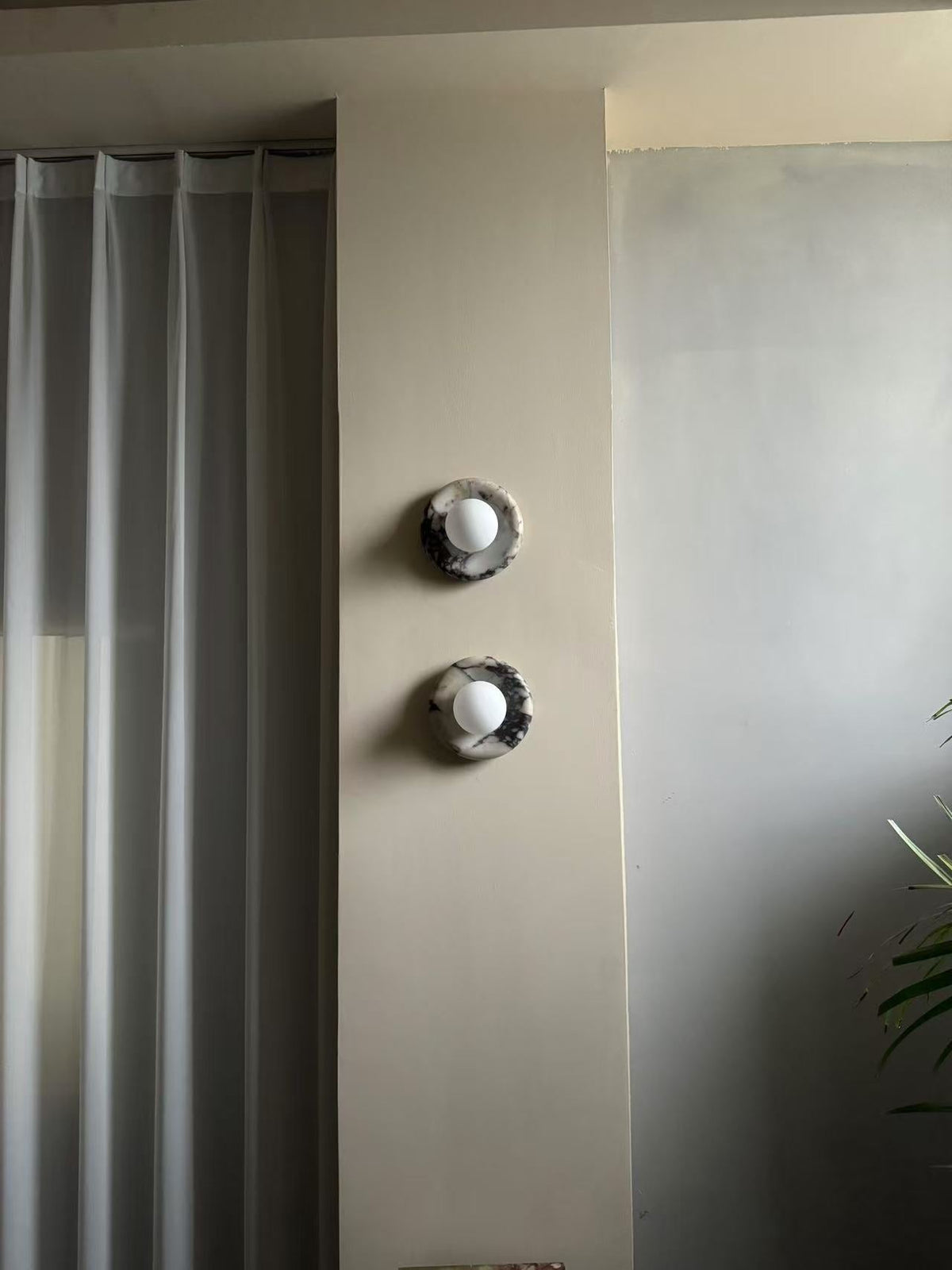 Zoraean Wall Lamp