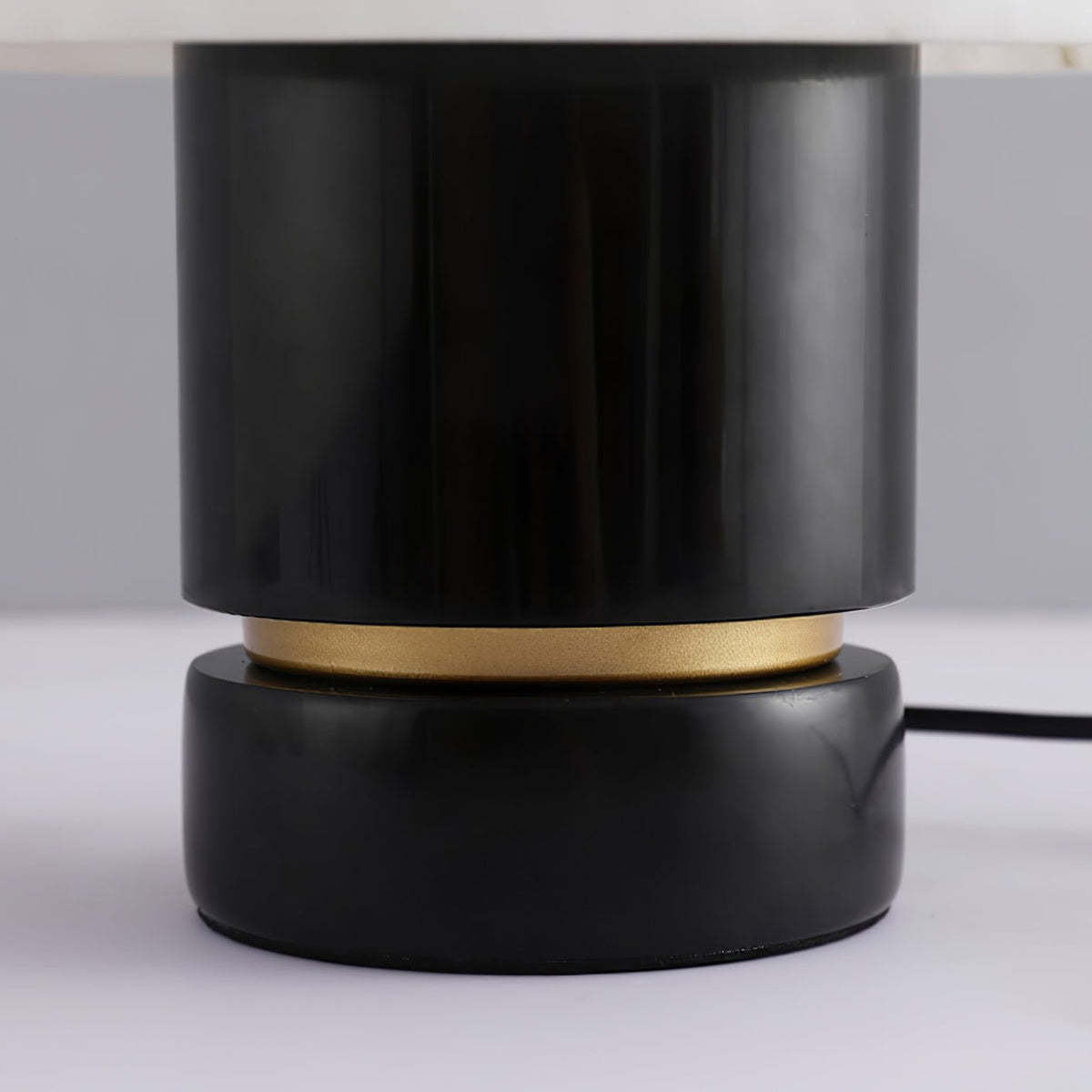 Elmarir Ribbed Alabaster Table Lamp