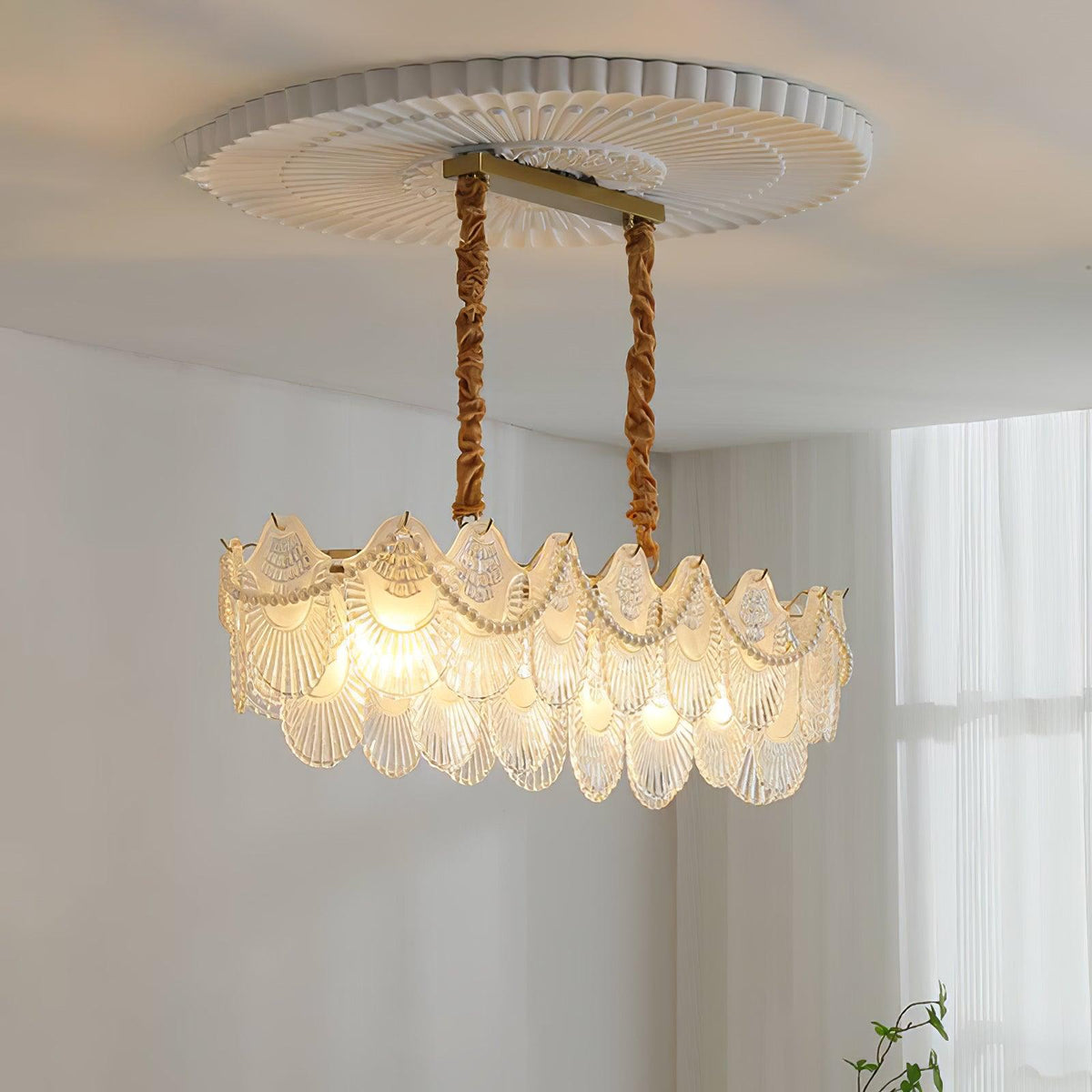 Liorelelle Chandelier Pearl Glass Shell