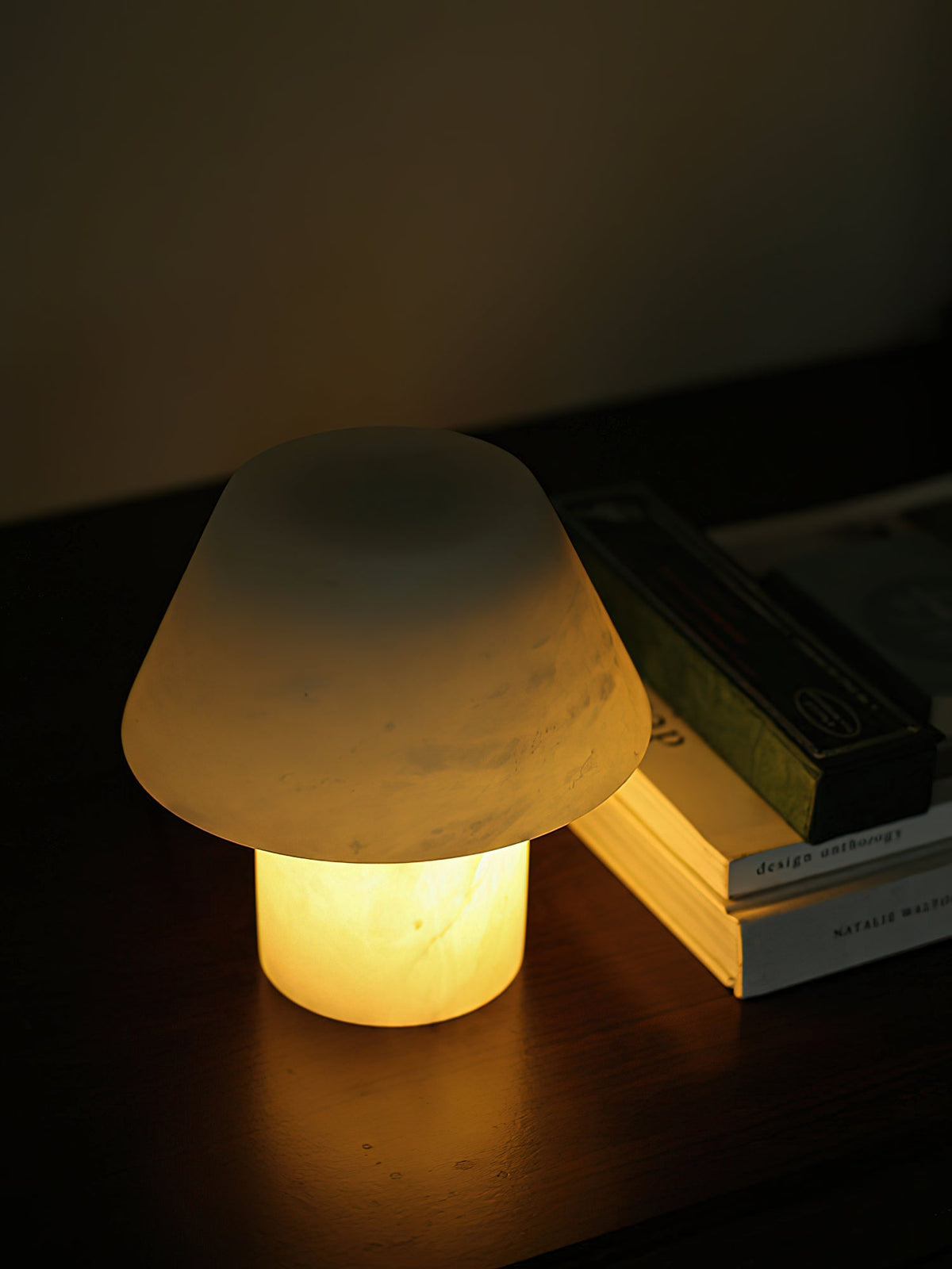 Alamir Table Lamp