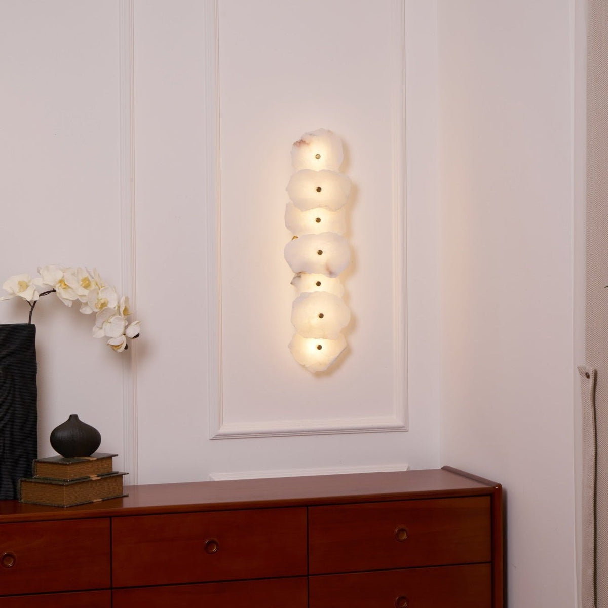 Kokai Alabaster Indoor Wall Light