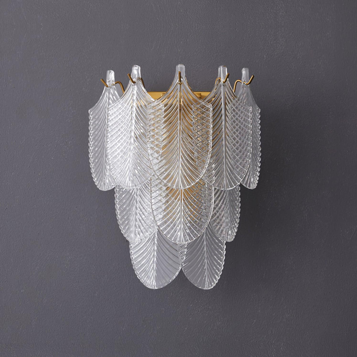 Eveno Metal Glass Leaf-inspired Wall Sconce