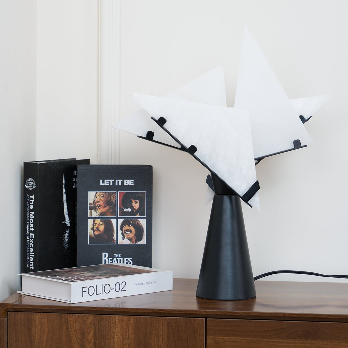 Aursilion Star Alabaster Table Lamp