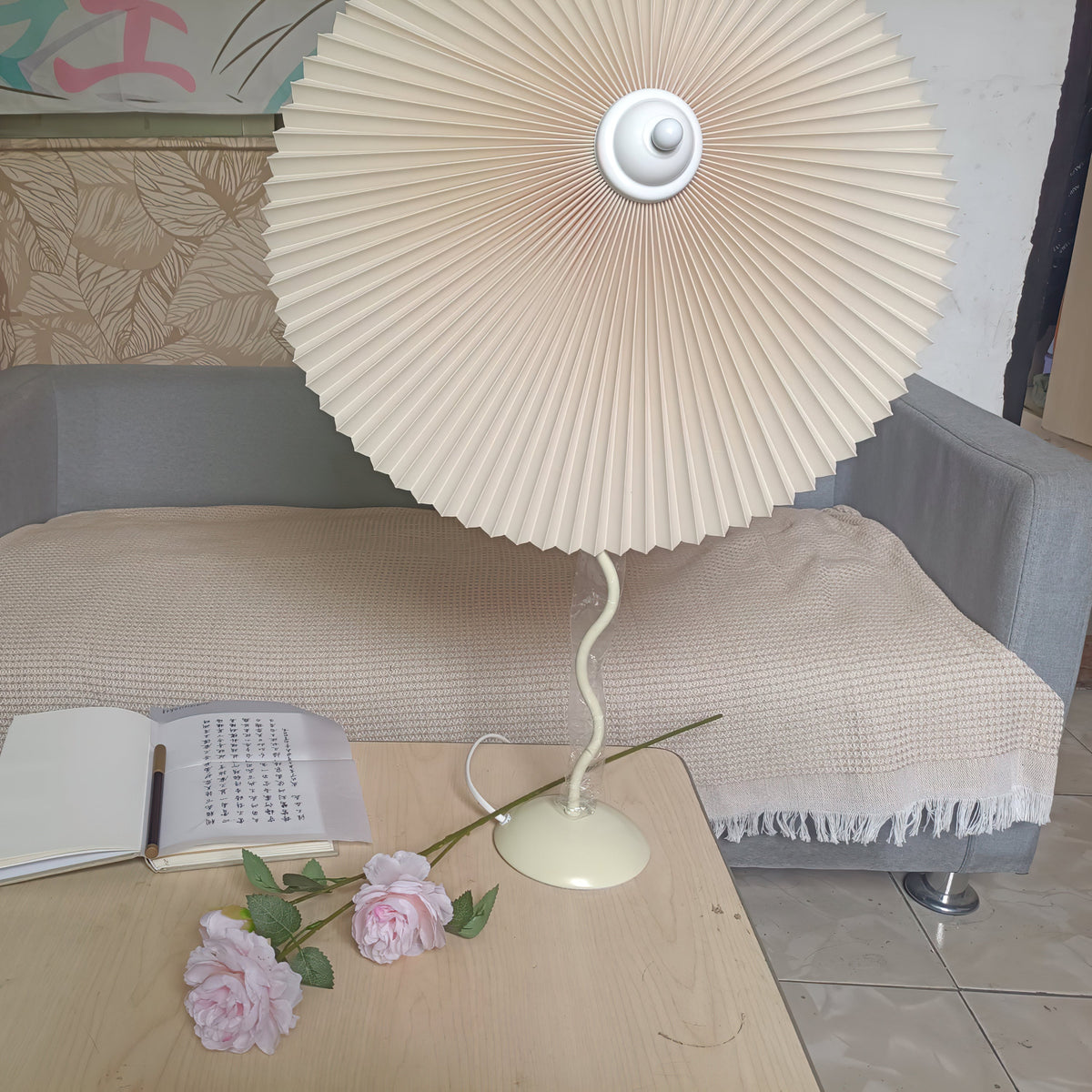 Krenis Fabric Artistic Table Lamp