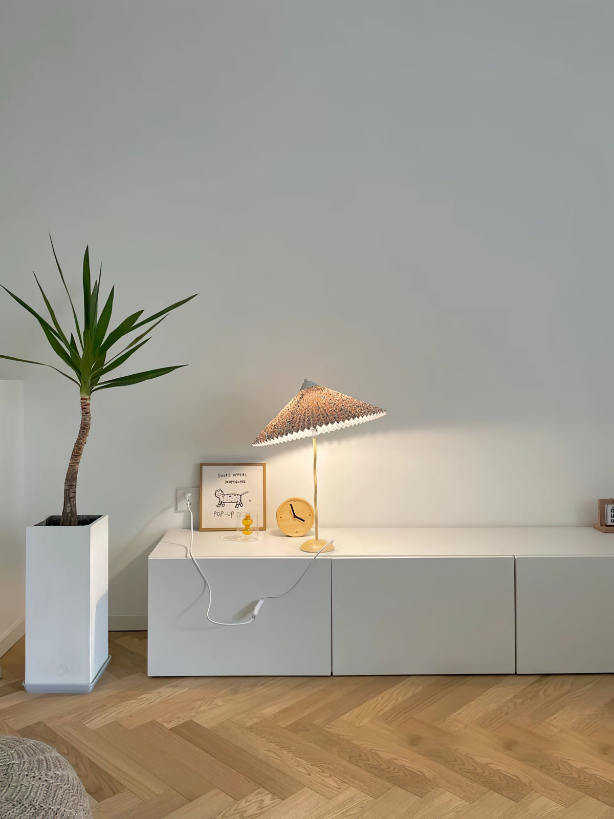 Krenis Fabric Artistic Table Lamp