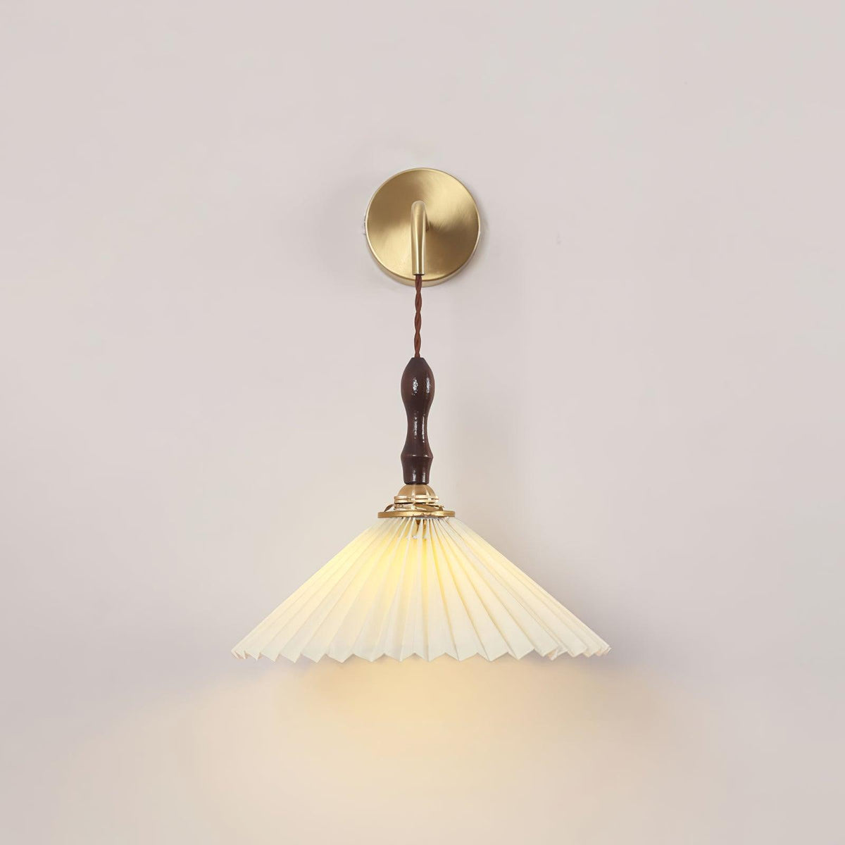 Mordan Premium Elegance Pleated Walnut Wooden Wall Lamp
