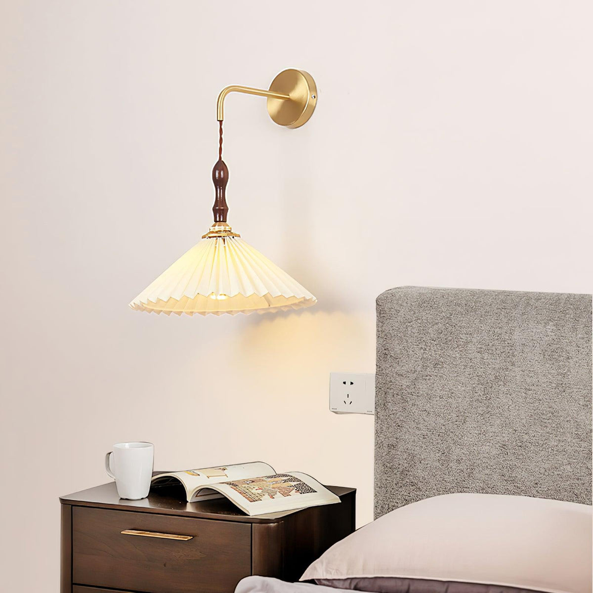 Mordan Premium Elegance Pleated Walnut Wooden Wall Lamp