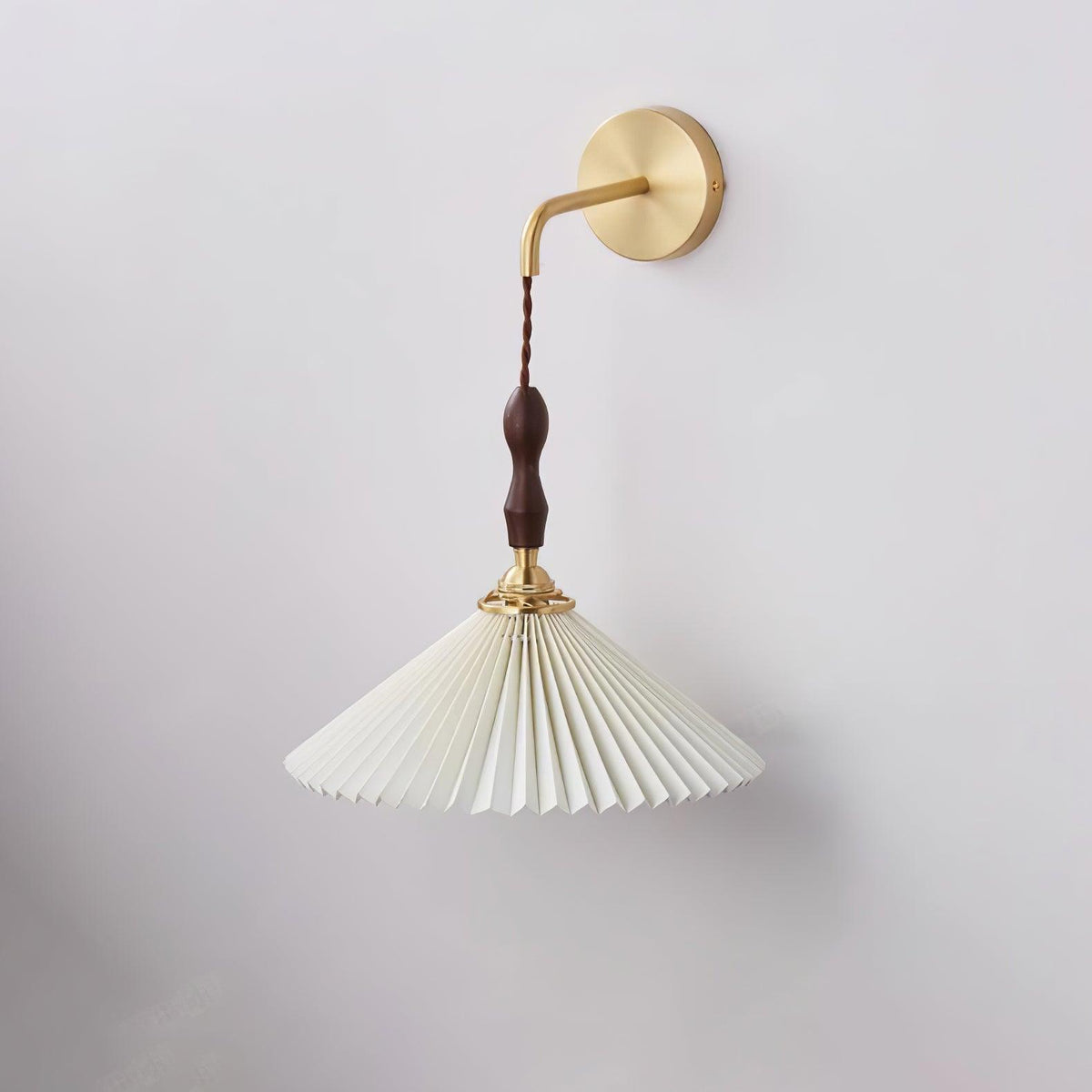 Mordan Premium Elegance Pleated Walnut Wooden Wall Lamp