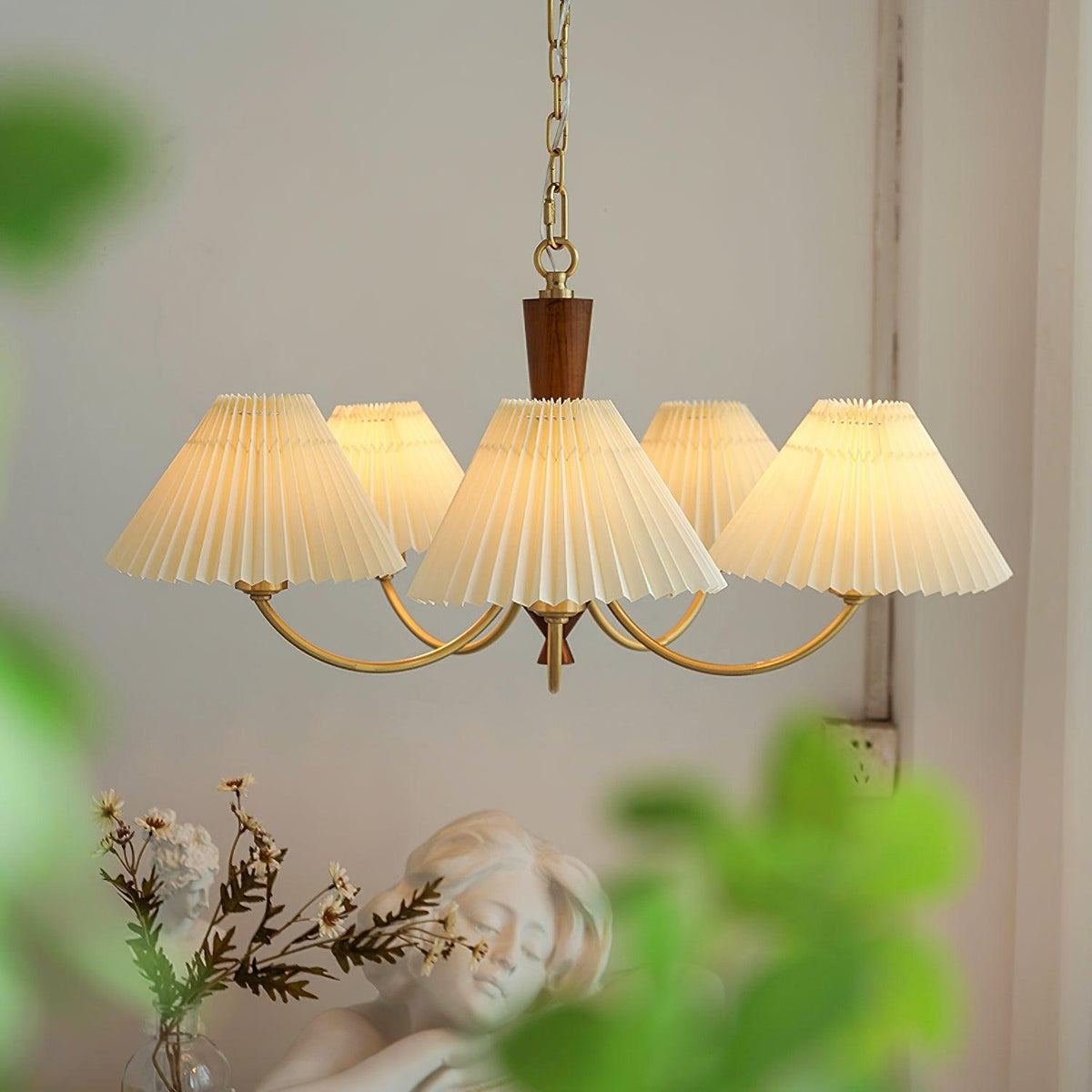 Elaorira Chandelier White Pleated Lampshades