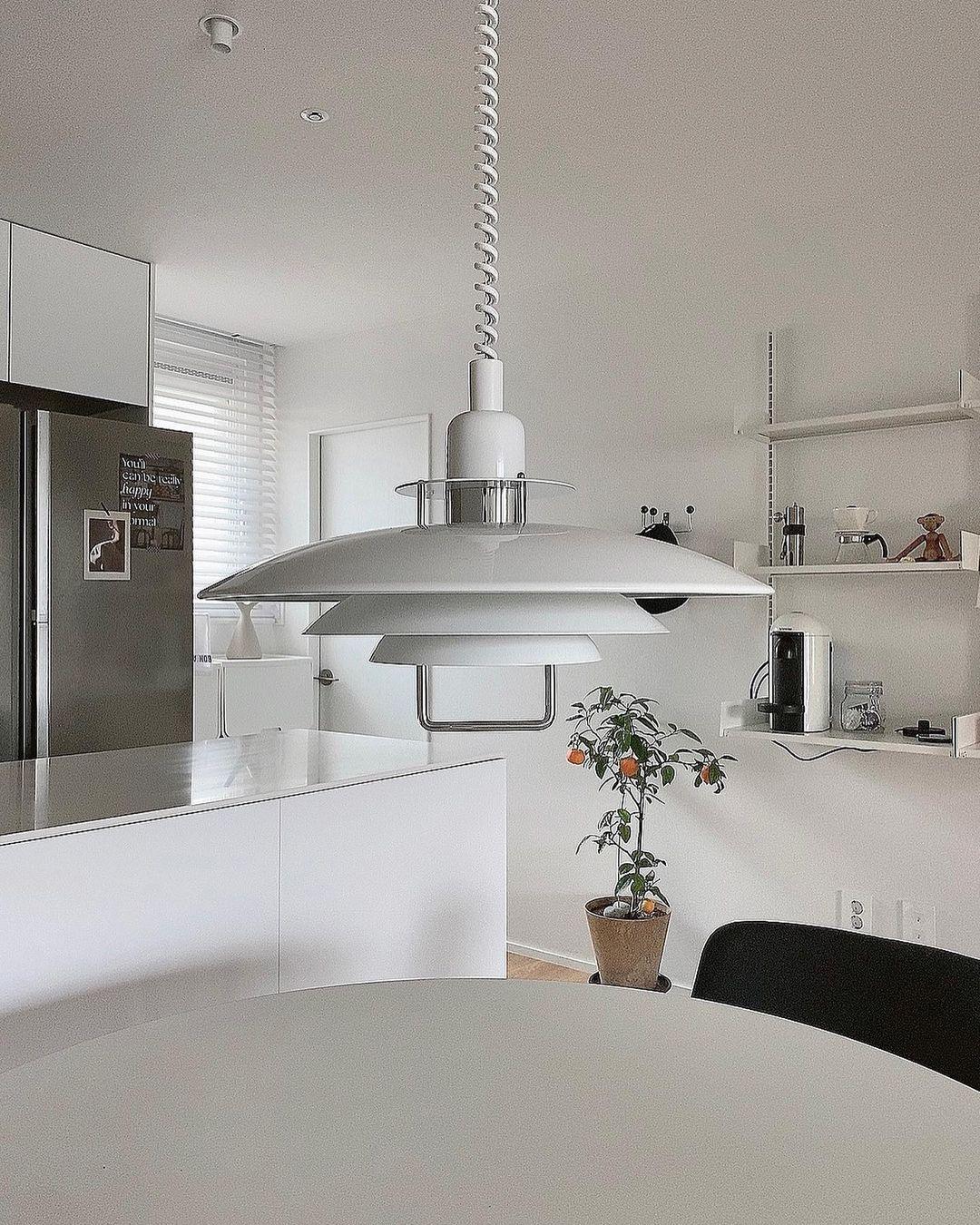 Divor Aluminum Glam Pendant Lamp