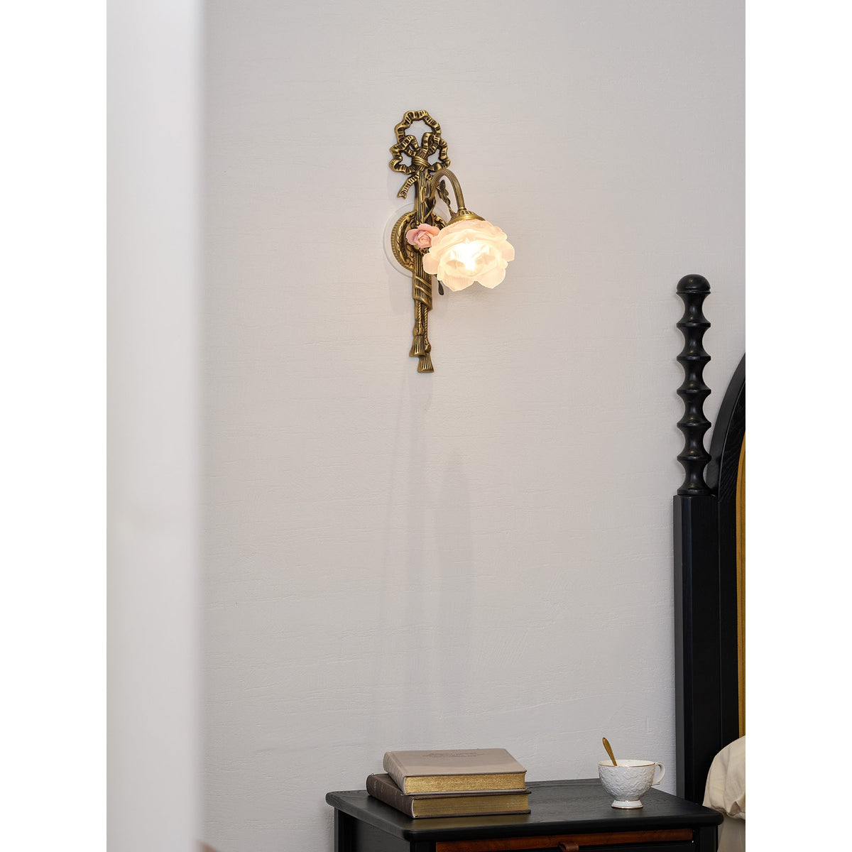 Valmora Wall Lamp