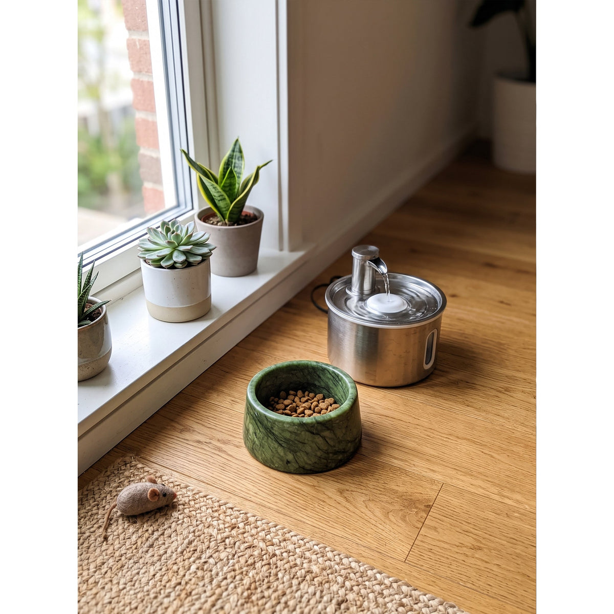 Corvenwick Marble Pet Bowl