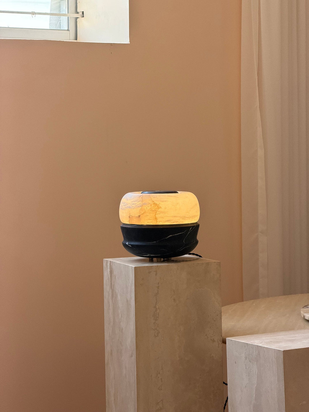 Soriviella Table Lamp