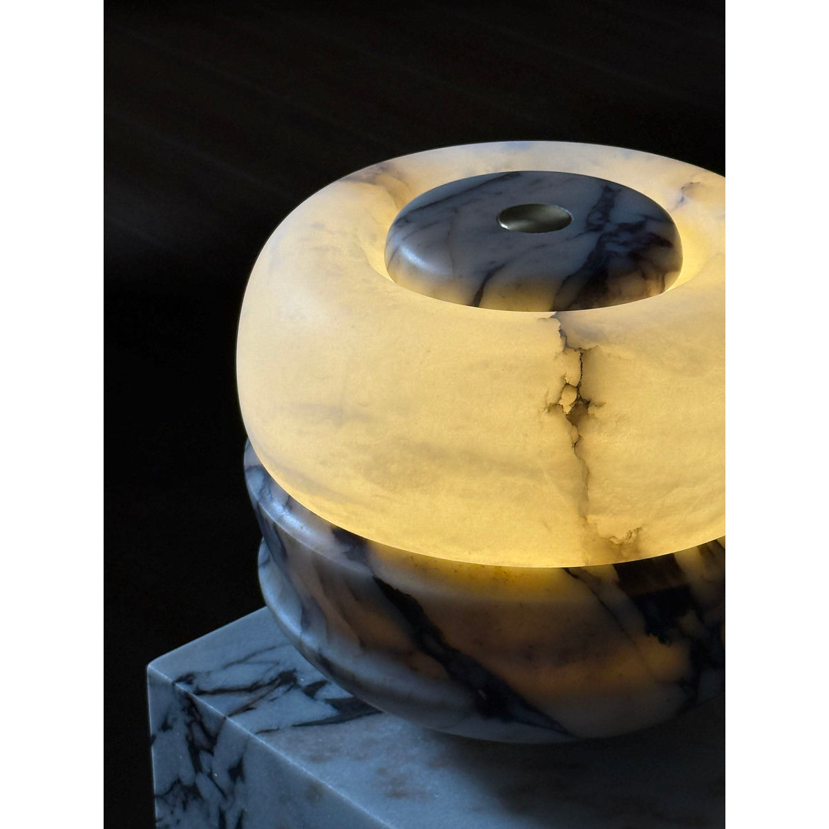 Soriviella Table Lamp