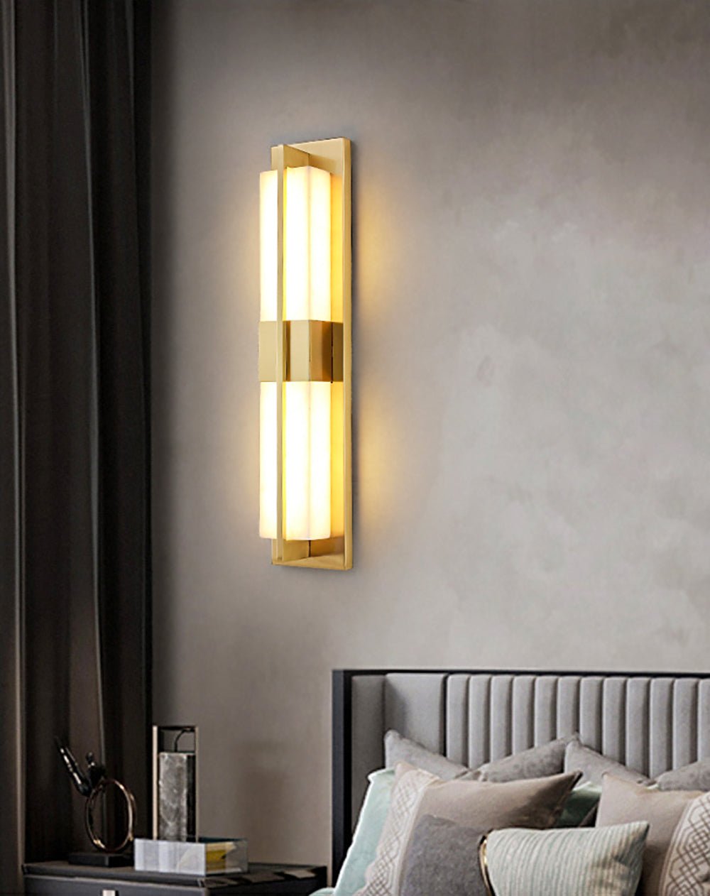 Laxor Alabaster Brass Wall Light