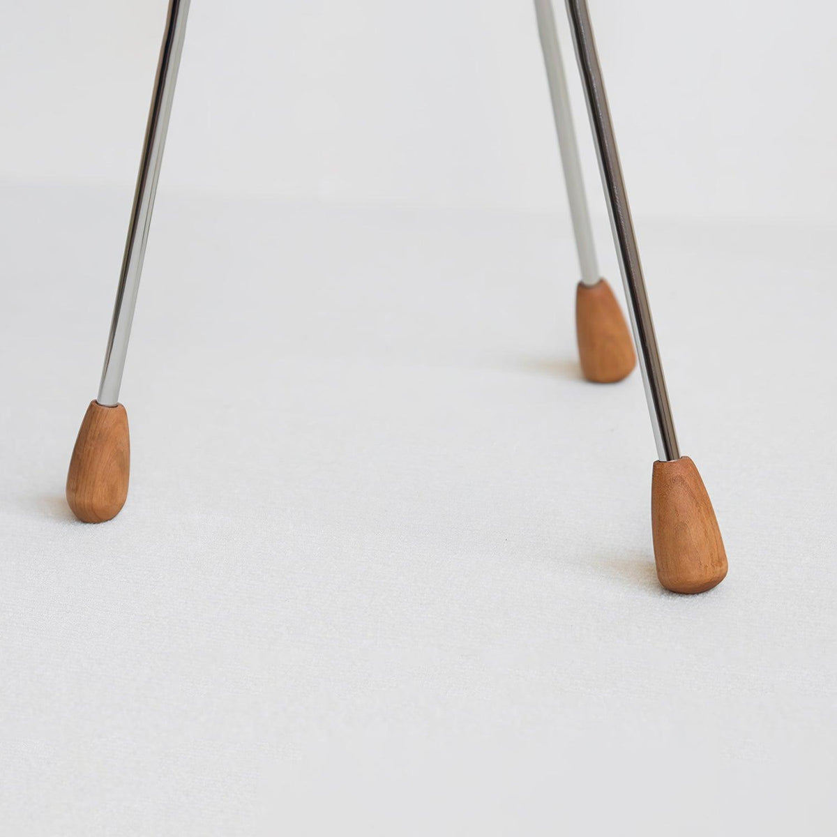 Vesoren Tripod Wood Floor Lamp