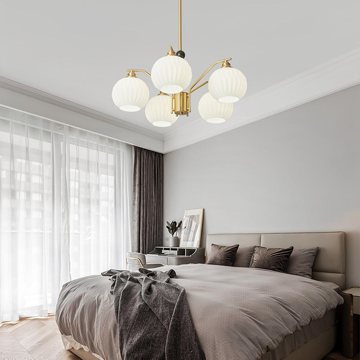 Nytheos Luxurious Brass Chandelier
