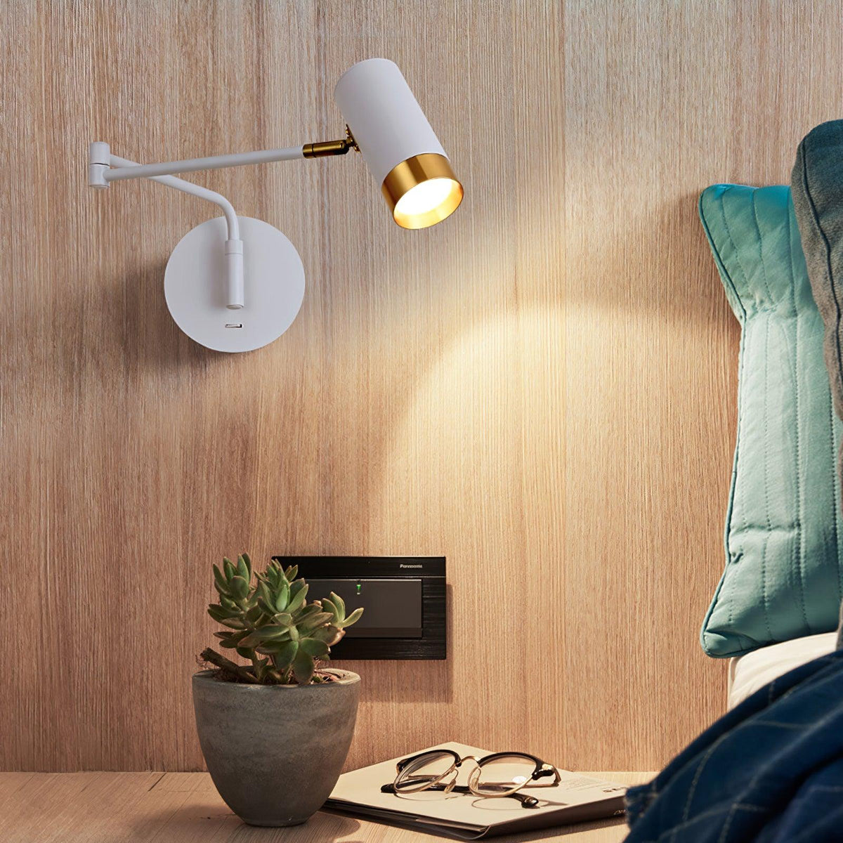 Norarina Premium Elegance Arm Wall Lamp