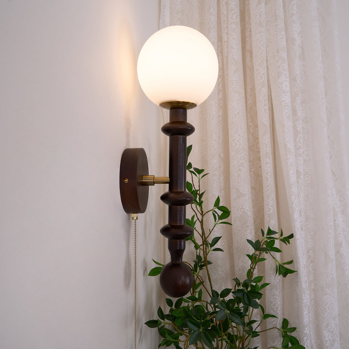 Elmiror Elegance Roman Column Glass Wood Wall Lamp